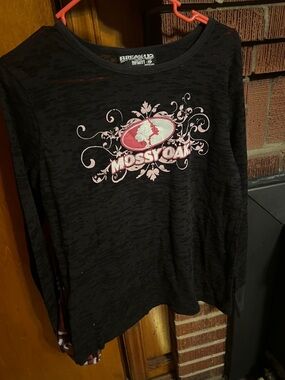 Mossy Oak Black Long-Sleeve Tee with Pink Logo